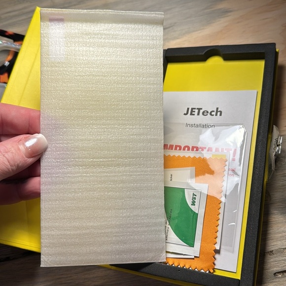 iPhone 13 Pro Max JETech tempered glass screen protector - Picture 2 of 3